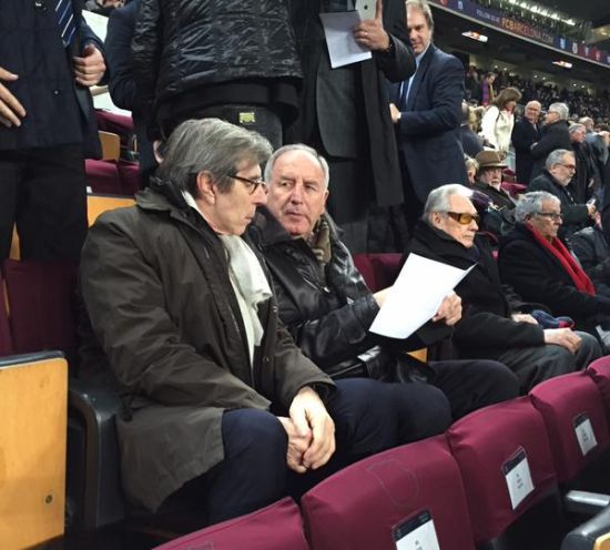 布拉伊达(左)和雷克萨奇本场一起现场观看了巴萨的国王杯比赛