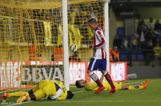 托雷斯摧残了对方防线