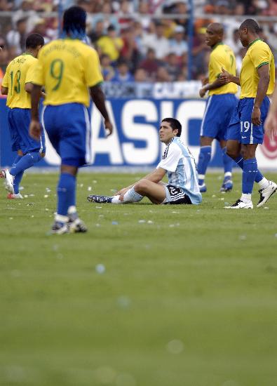 委内瑞拉马拉开波举行的2007年美洲杯足球赛决赛中以3比0战胜阿根廷队