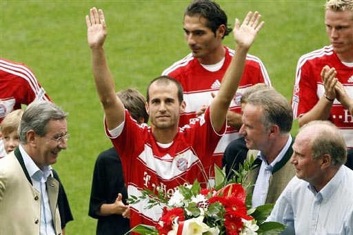 图文-[友谊赛]拜仁慕尼黑vs巴塞罗那 绍尔感谢球迷