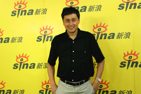 图文-张路做客新浪聊新赛季意甲 意甲专家留影_国际足坛-意大利_nike