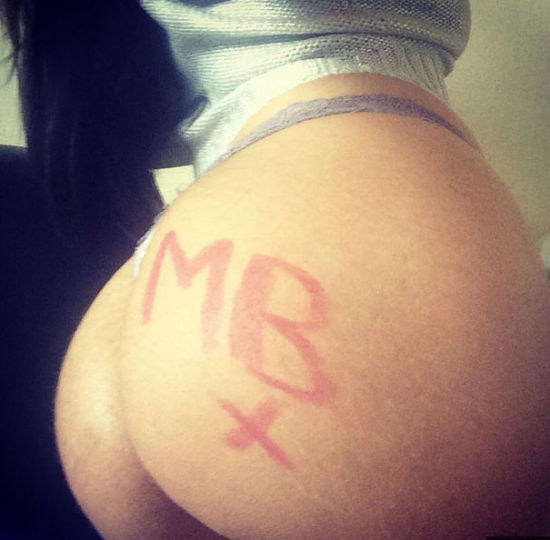 女球迷发给巴神的图片