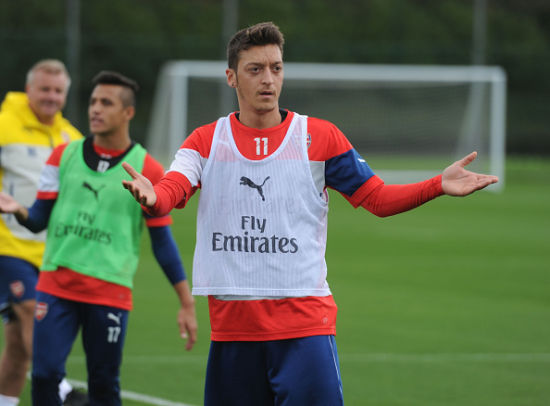 厄齐尔在阿森纳很是无奈