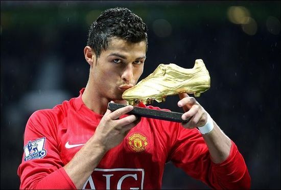 C罗效力曼联期间取得了很大的成功