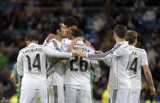 全队恭喜梅德兰进球