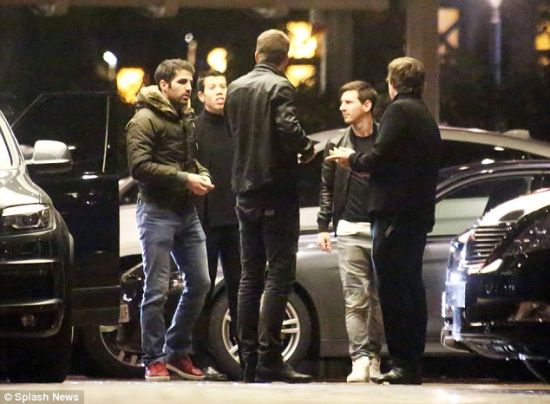 梅西、皮克和小法光顾赌场