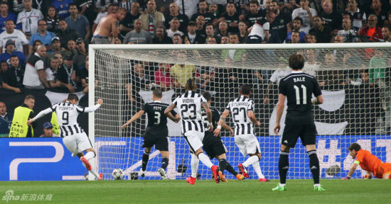 莫拉塔攻破皇马球门瞬间