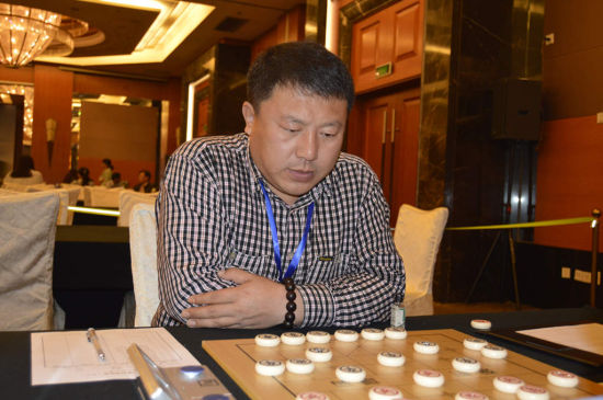 象棋16强战首局金波获胜