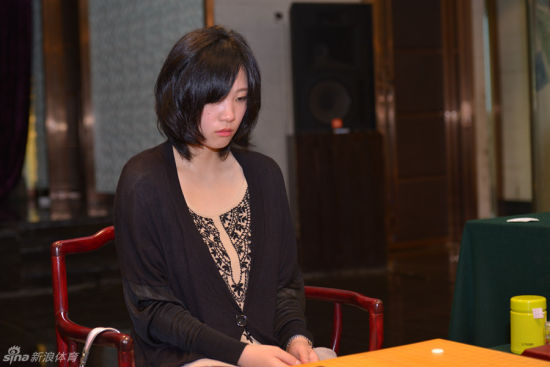 资料图：谢依旻在世界女子围棋团体赛中