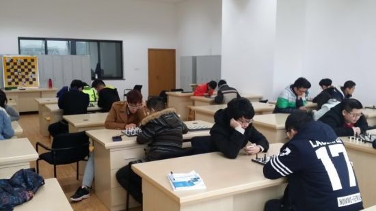 浙江科技学院中德工程师学院开设国际象棋选修课
