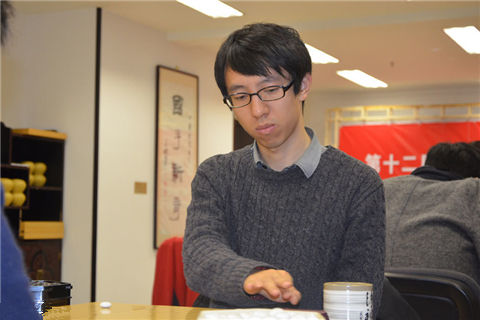 邬光亚在比赛中