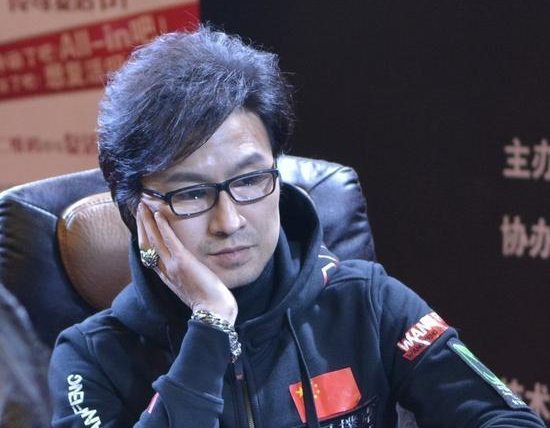 汪峰参加德扑比赛