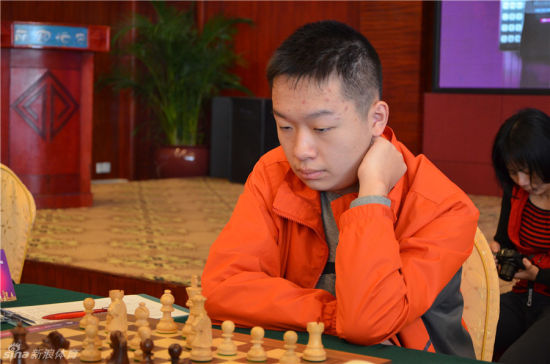 资料图：韦奕在国象联赛比赛中