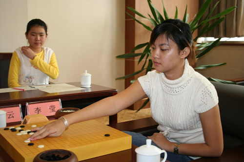 图文-第5届建桥杯8强战现场 "小美女"李莹气定神闲