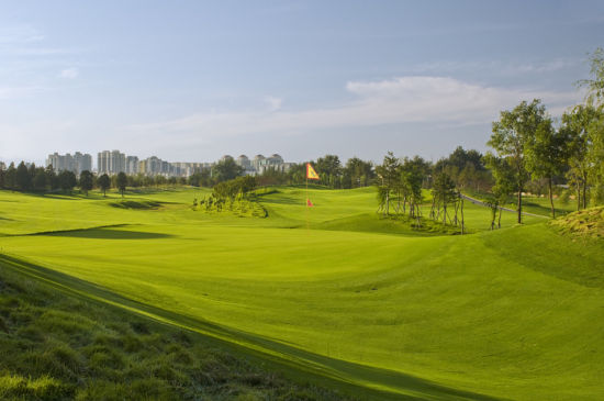 中国高尔夫球场无“原罪”