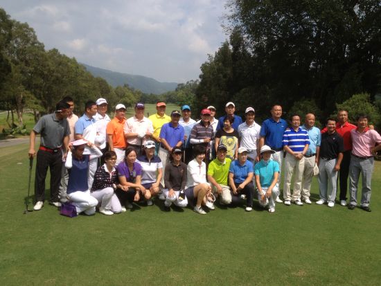 中国两代职业球员齐聚中山