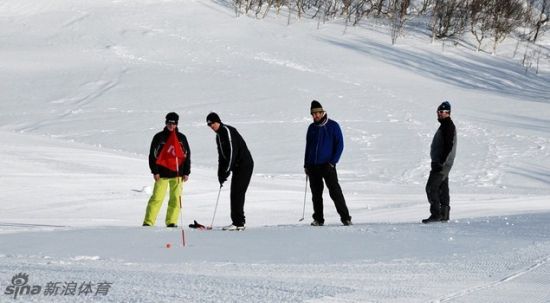 来一场雪地高尔夫吧