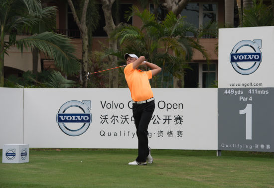 陈小马领先首轮