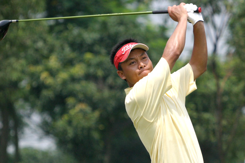 图文中巡赛广州站第三轮开杆选手唐伟状态稳定