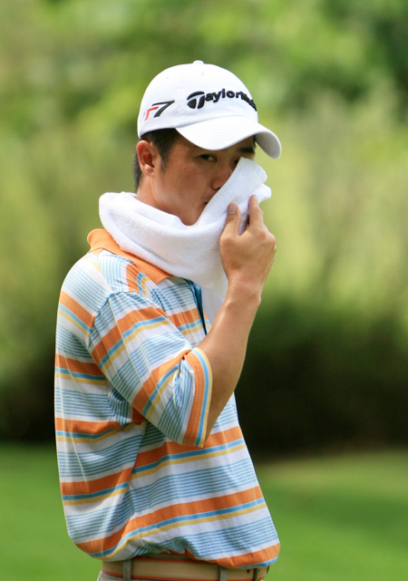 图文-中巡赛厦门站第三轮战况 谭永宗酷暑难耐