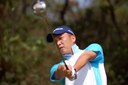 新浪体育讯 深圳市鑫鑫高尔夫运动发展有限公司主办,珠海翠湖高尔夫球