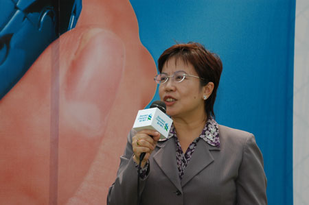 图文-渣打银行高尔夫邀请赛 渣打深圳行陈莲英