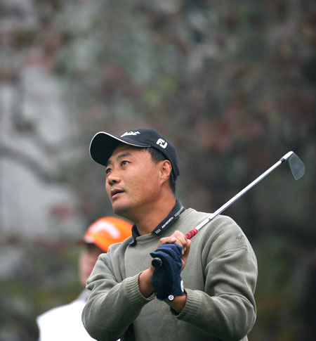 新浪体育讯 北京时间10月26日消息:首届"大佛杯中国高尔夫男子职业