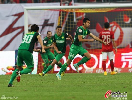 邵佳一绝杀恒大 曾让中超争冠一度悬念重重