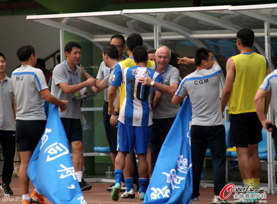 达维有望与埃里克森在上港再续前缘