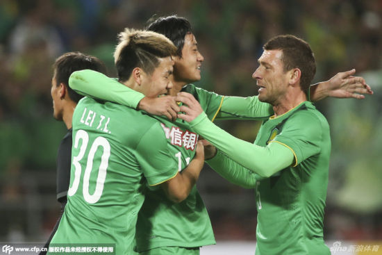 北京国安庆祝进球