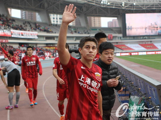 孔卡在代表上港队出战的首场中超比赛中表现出色