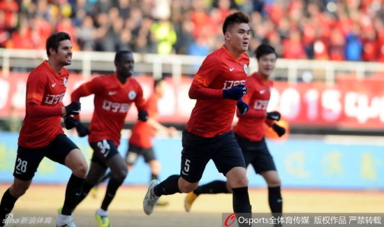 辽足三破鲁能城门