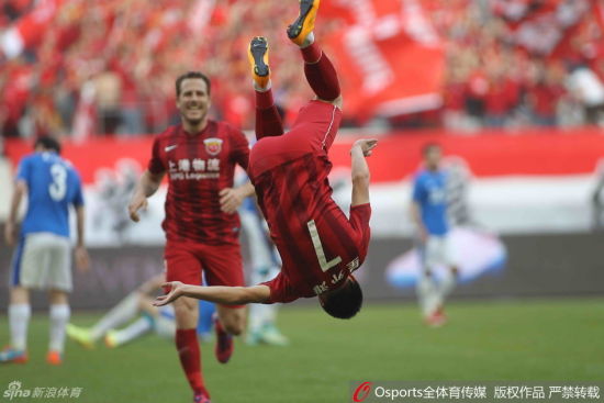 武磊空翻再现中超