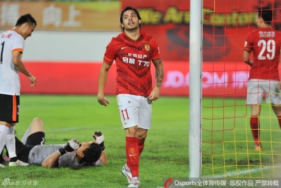高拉特染黄下轮中超联赛将停赛
