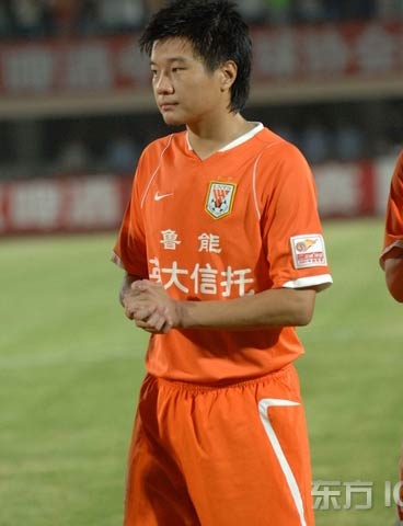 图文-辽宁葫芦岛2-1山东鲁能 李金羽进球亦难开心