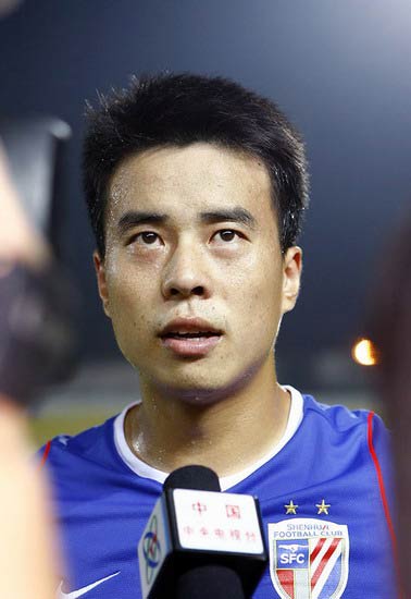 图文中超北京国安23上海申花孙吉赛后接受采访