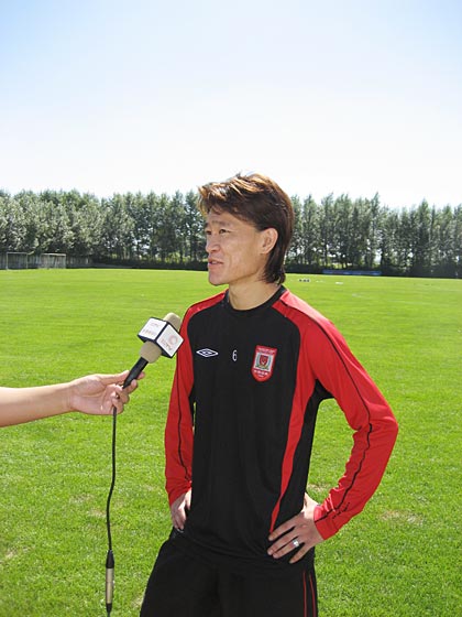 图文-领头羊亚泰在基地备战青岛王栋期望早回首发