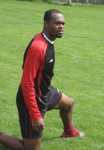 图文亚泰备战联赛全速冲冠埃尔维斯目光坚定