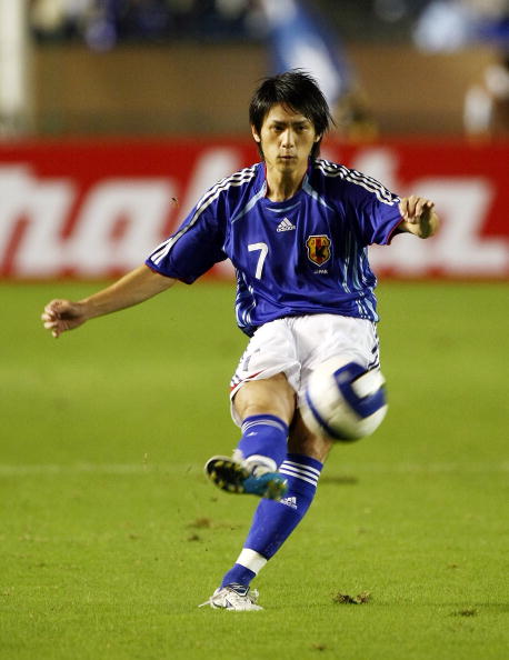 图文-奥运男足预选赛日本胜卡塔尔 圆月弯刀