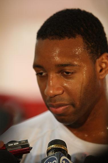 图文-[季前赛]火箭队训练 麦蒂练得汗流满面