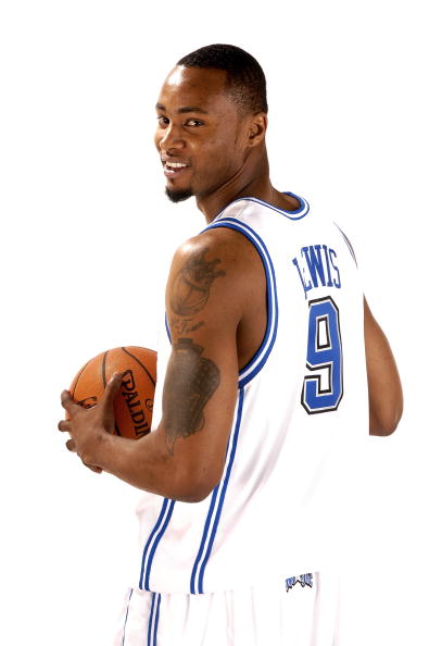 图文-全能大前锋穿上魔术战袍 刘易斯进入魔术队 _篮球-nba_nike新浪