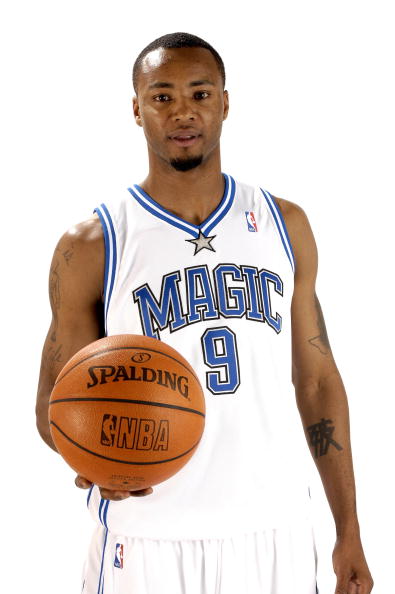 图文-全能大前锋穿上魔术战袍 刘易斯期待新开始 _篮球-nba_nike新浪