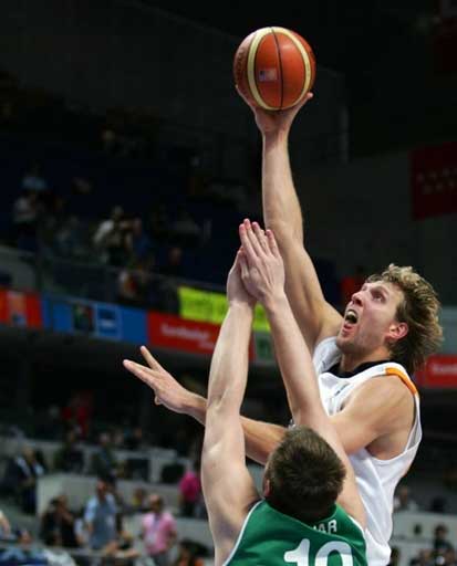 图文-[欧锦赛]德国69-65斯洛文尼亚 诺天王漂亮勾手_篮球-nba_nike