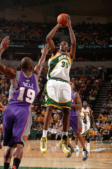 菲尼克斯太阳队迎来了首场nba常规赛,客场挑战西雅图超音速