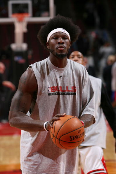 图文nba常规赛活塞vs公牛大本的蘑菇头