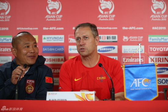 佩兰在比赛当天敲定首发名单