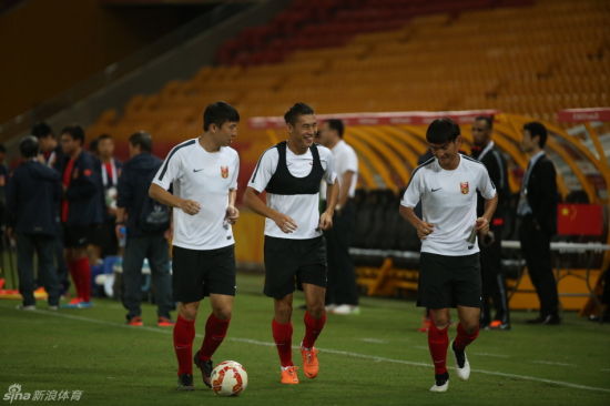 国足首场结果如何？