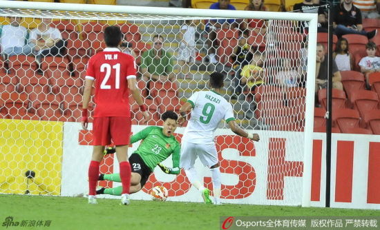 王大雷扑出点球瞬间