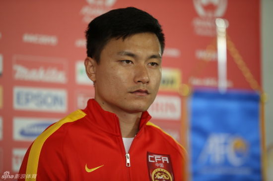 郜林出席赛前新闻发布会