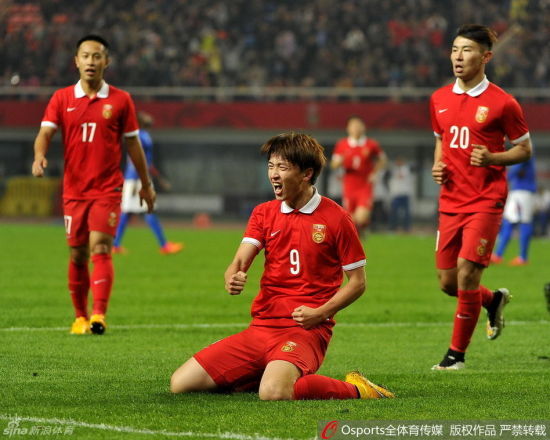 杨旭在国足热身赛上进球